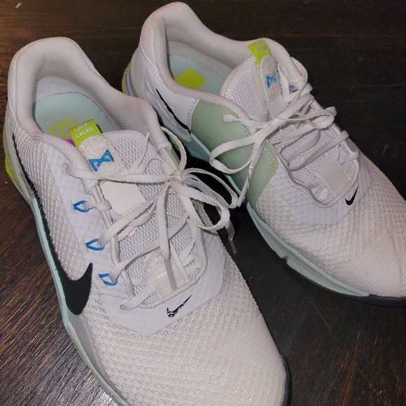 Nike Sneakers - Picture 2 of 5